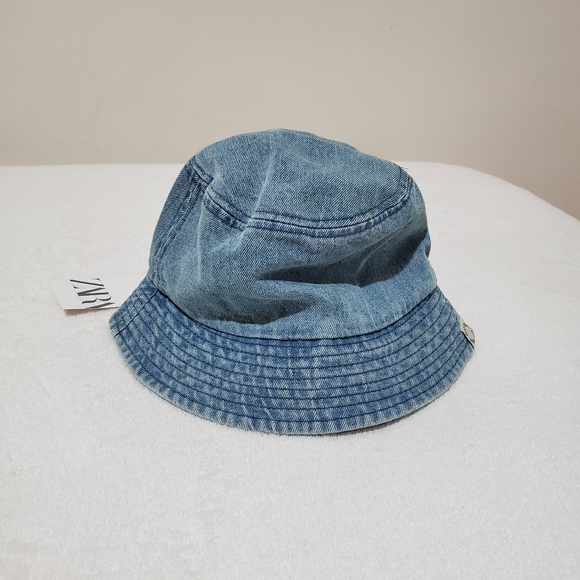 ❌️SOLD❌️Zara Washed Denim Bucket Hat Size 3-5 Years - Picture 2 of 5